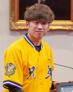 Wei-Chen Wang（王威晨） 官方照片