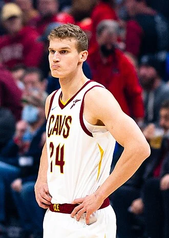 Lauri Markkanen 球員照片