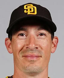 David Macias（音譯：大衛·馬西亞斯），教士，First Base Coach