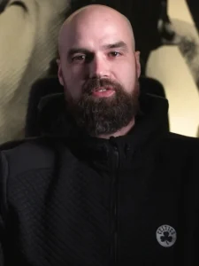 Ben Sullivan 官方照片