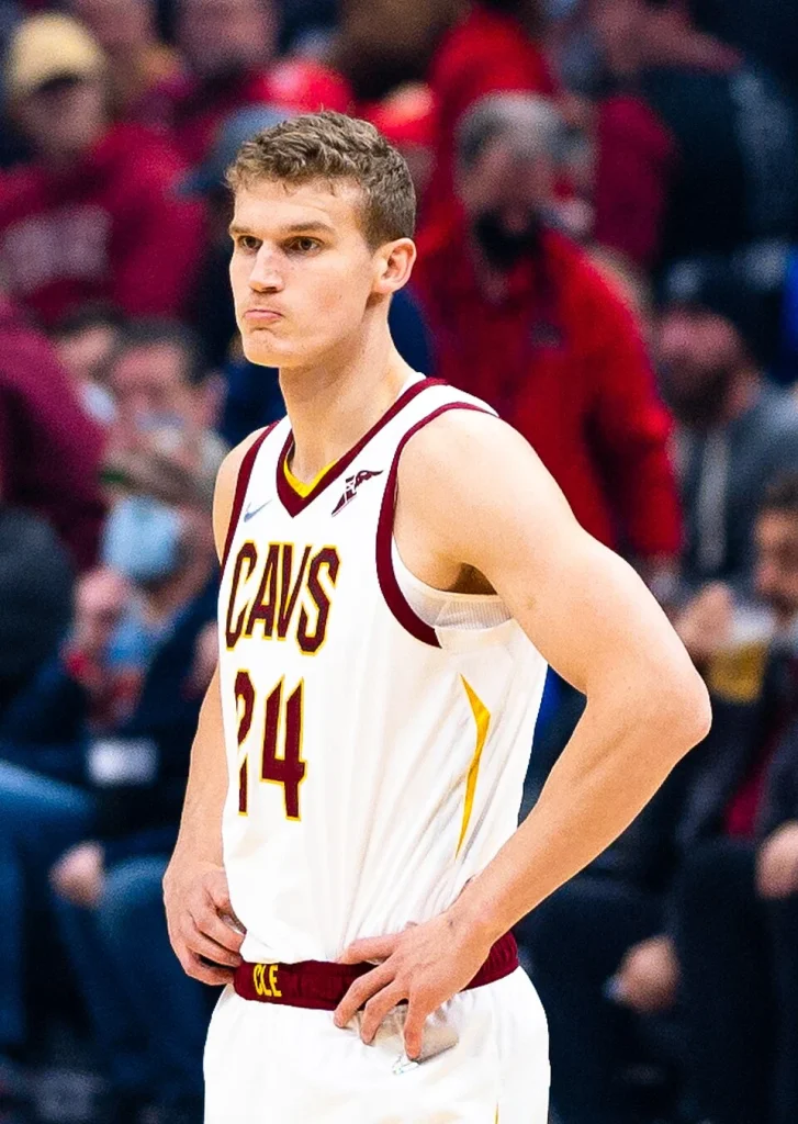 Lauri Markkanen（劳里·马尔卡宁），爵士，F-C