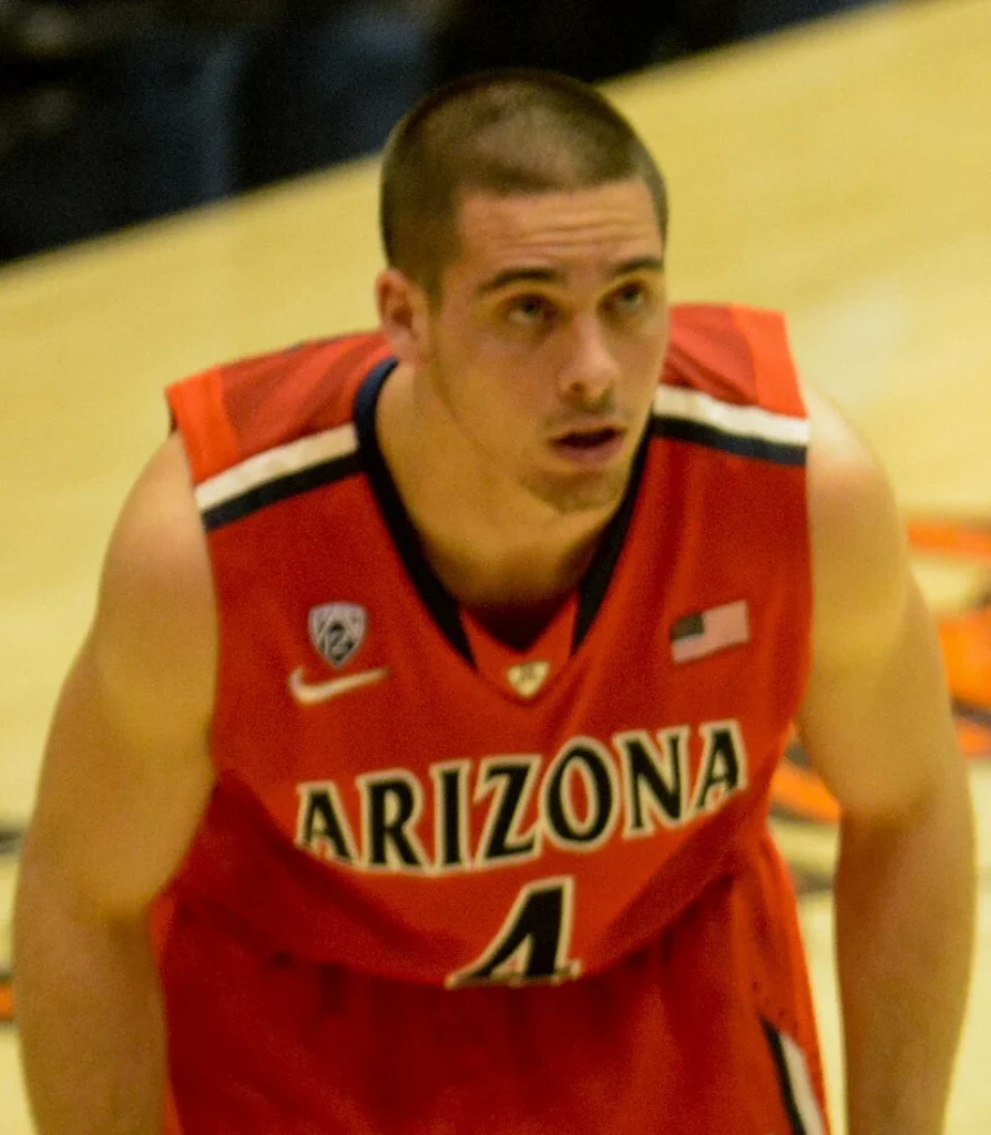 T.J. McConnell（提傑·麥康諾），溜馬，G