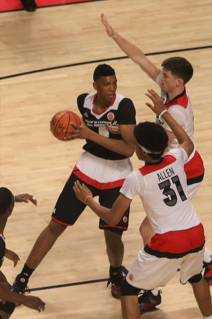 Tony Bradley（音譯：東尼·布拉德勒），尼克，C-F