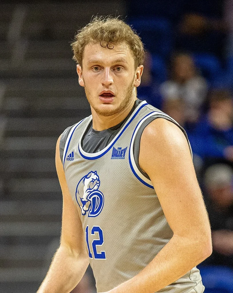 Tucker DeVries（音譯：圖凱·德夫里斯），塞爾提克，球員