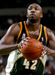 Vin Baker 官方照片